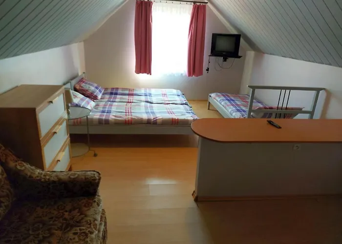 Goscinne Aga * ウェバ